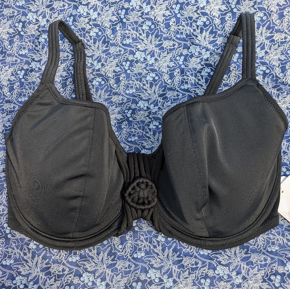 34FF / 34H bikini top NWT Freya swim